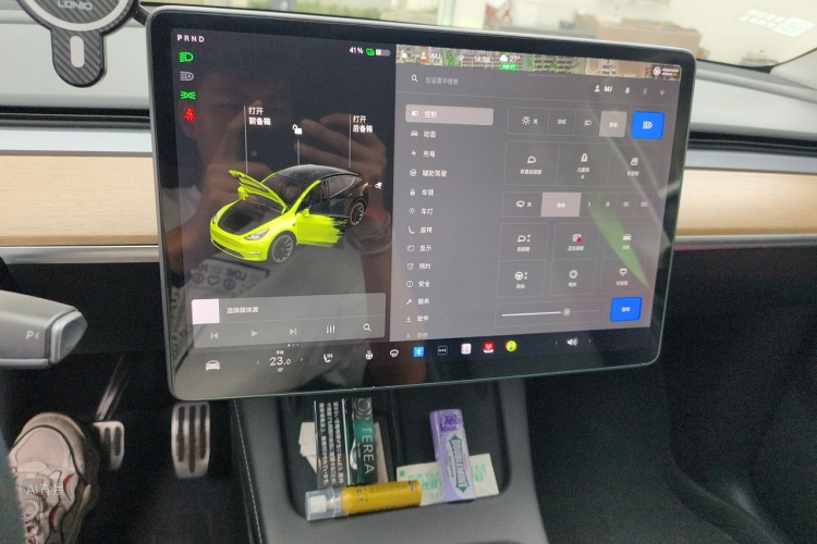 Tesla Model Y 2021 #13 Tesla Model Y 2021 car image #13