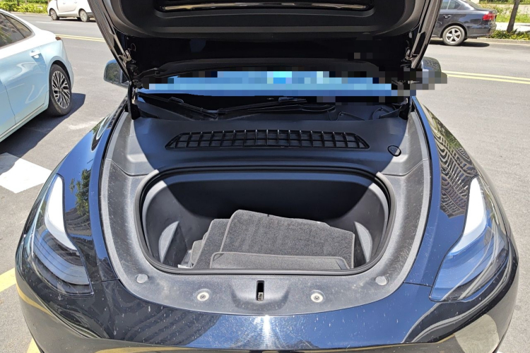 Tesla Model Y 2023 #18 Tesla Model Y 2023 car image #18