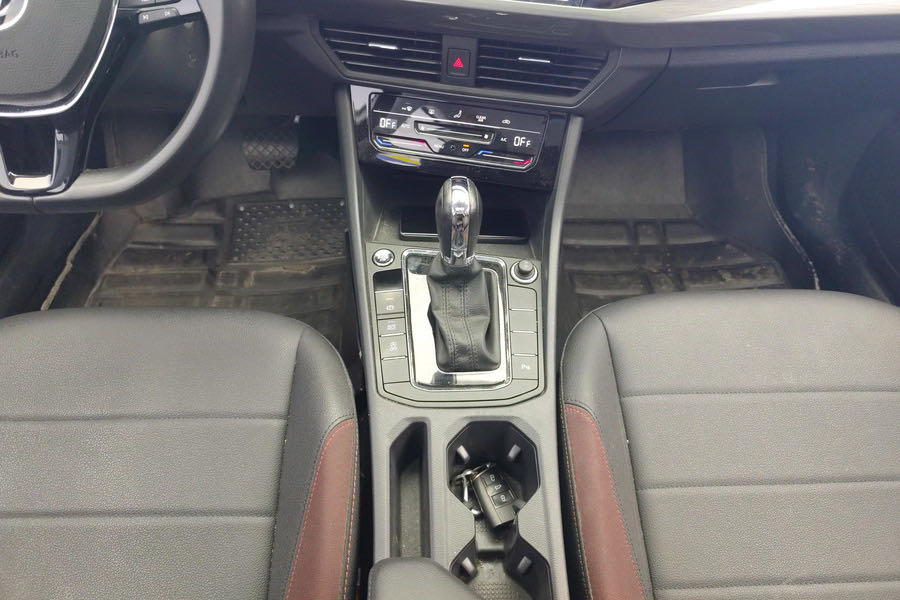 Volkswagen Bora 2021 imagem de carro #4