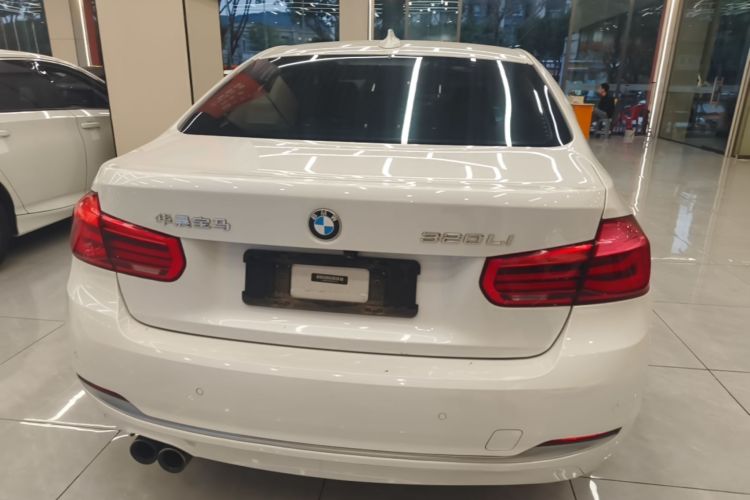 BMW 3 Series 2019 #4 BMW 3 Series 2019 изображение автомобиля #4