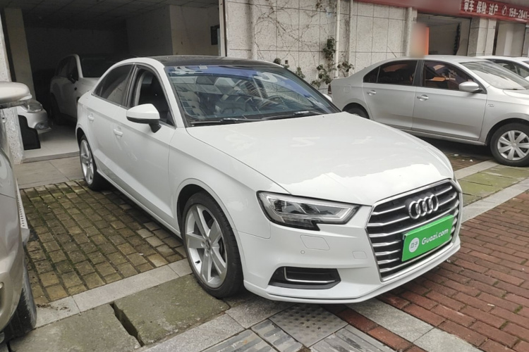 Audi A3 2018 imagen de coche #4