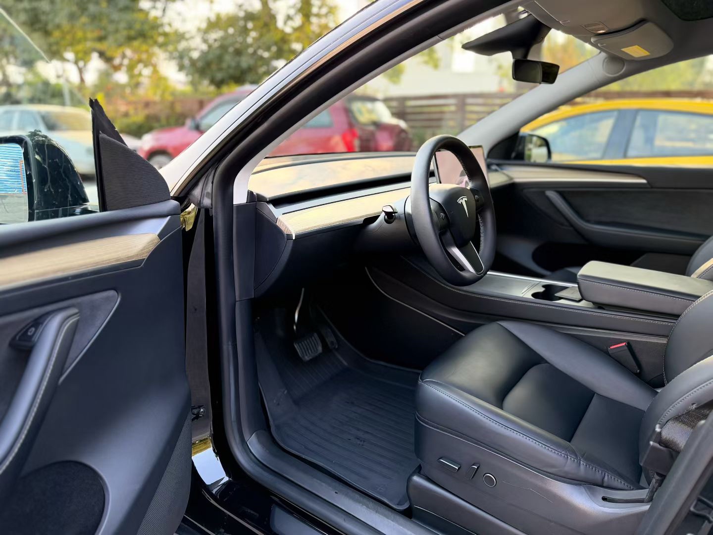 Tesla Model Y 2023 #9 Tesla Model Y 2023 car image #9