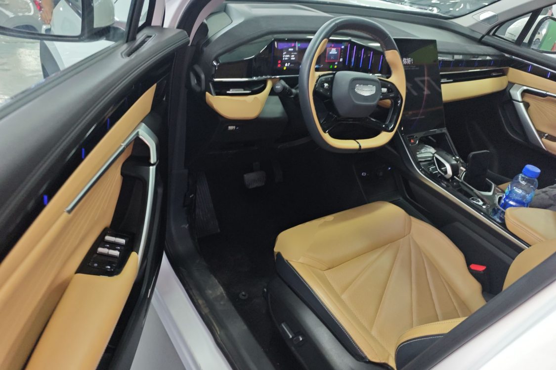 GEELY Boyue L 2026 car image #12
