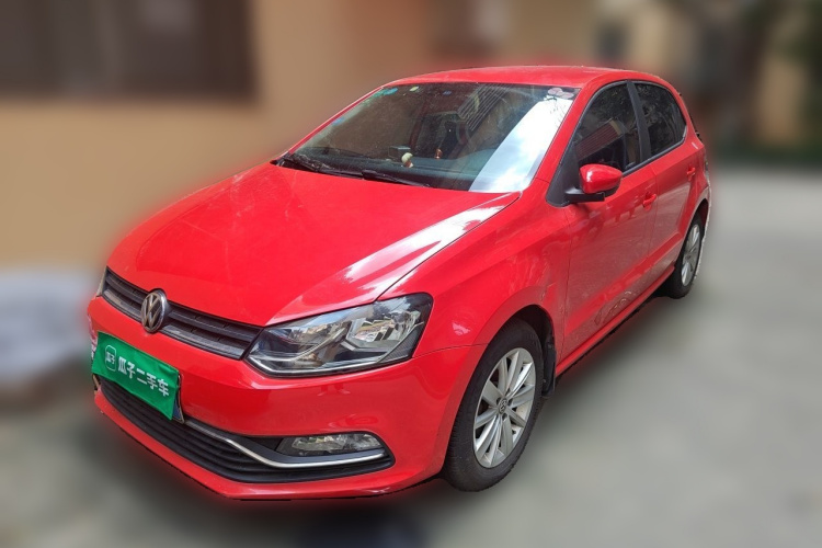 Volkswagen Polo 2015 car image #2