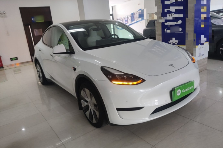 Tesla Model Y 2023 #4 Tesla Model Y 2023 car image #4