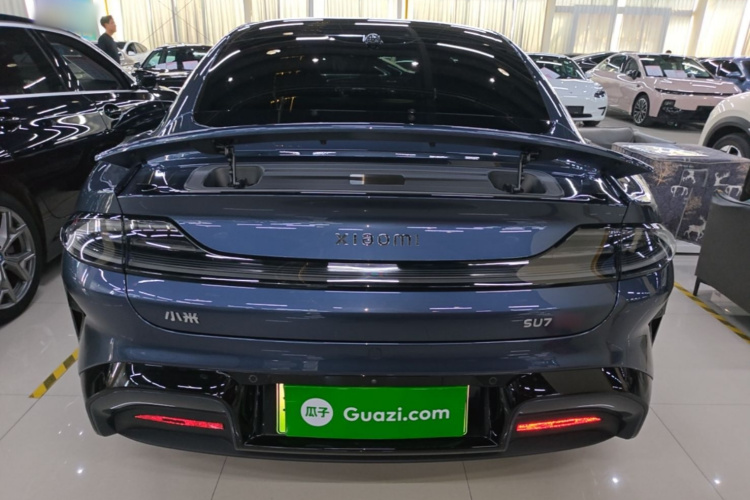 MI SU7 2025 immagine di auto #4