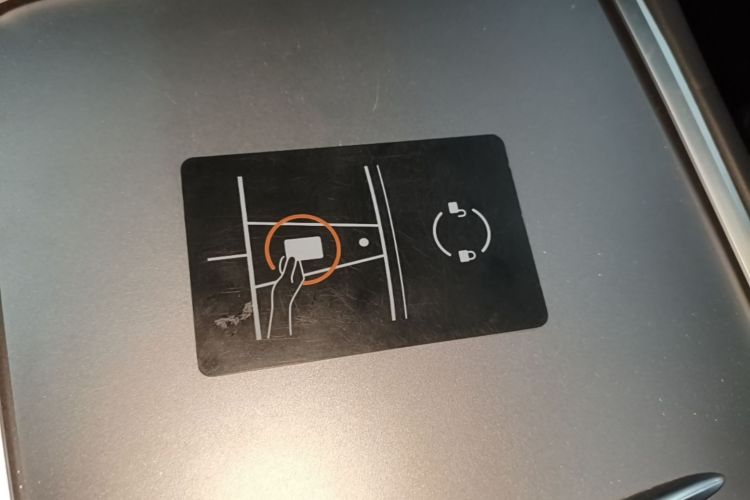 Tesla Model Y 2022 car image #9
