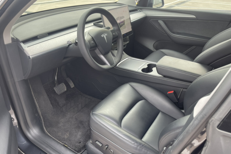 Tesla Model Y 2024 #11 Tesla Model Y 2024 car image #11