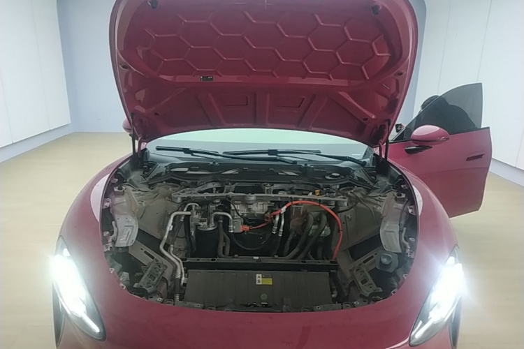 MI SU7 2025 immagine di auto #20