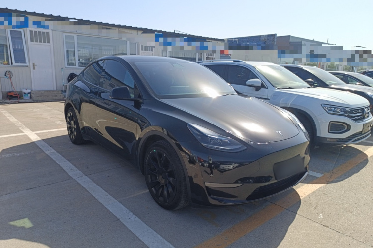 Tesla Model Y 2022 car image #4
