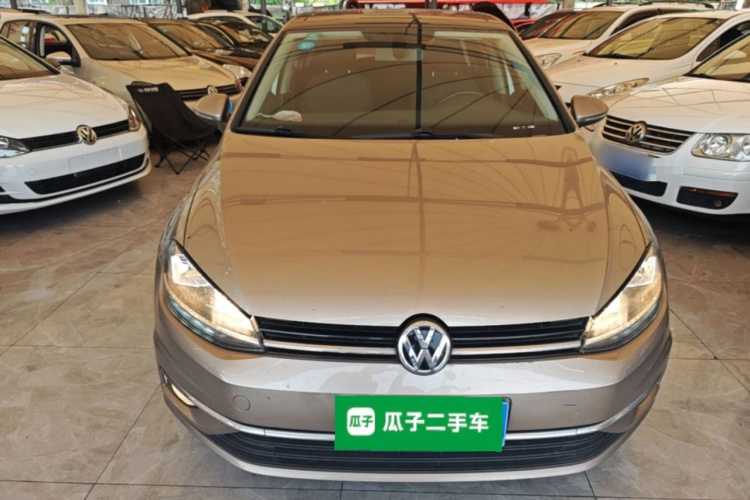 Volkswagen Golf 2020 car image #3