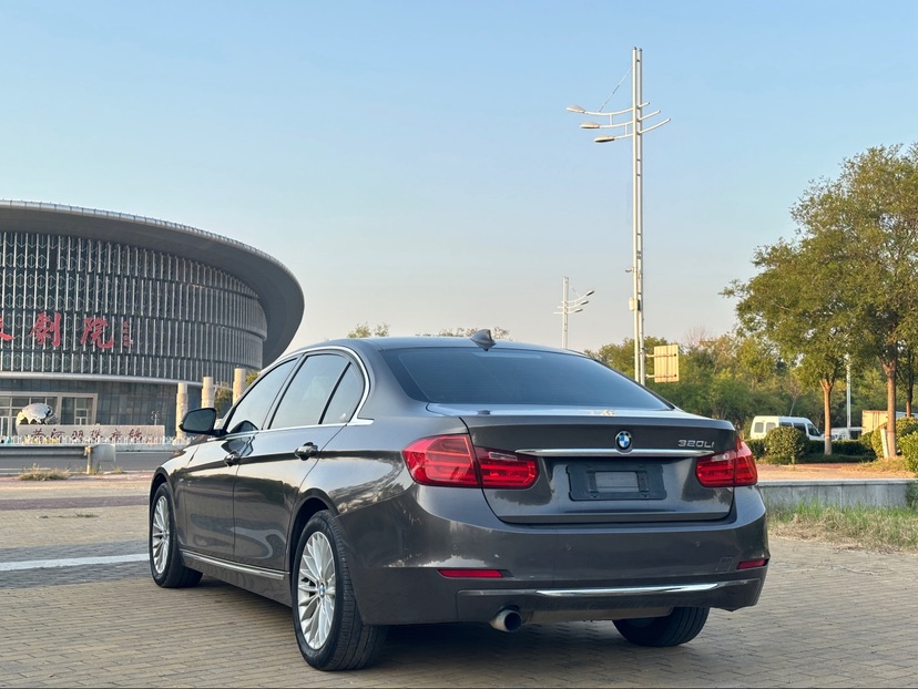 BMW 3 Series 2013 car image #6