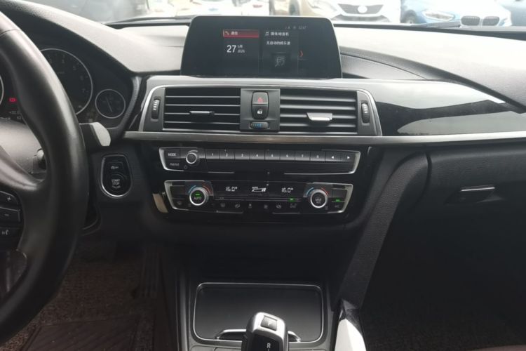 BMW 3 Series 2018 #13 BMW 3 Series 2018 car image #13