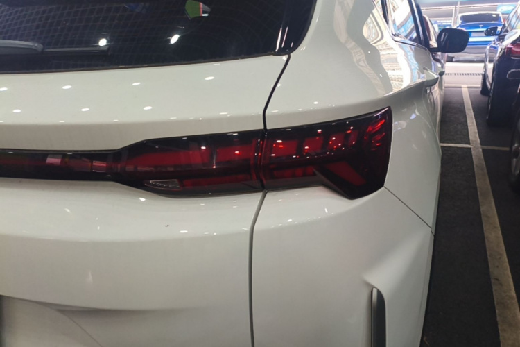 GEELY Coolray 2026 car image #8