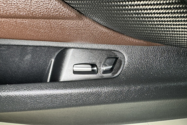BMW 3 Series 2019 #23 BMW 3 Series 2019 car image #23