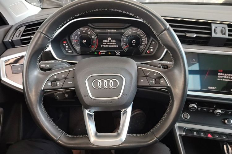Audi Q3 2022 car image #11