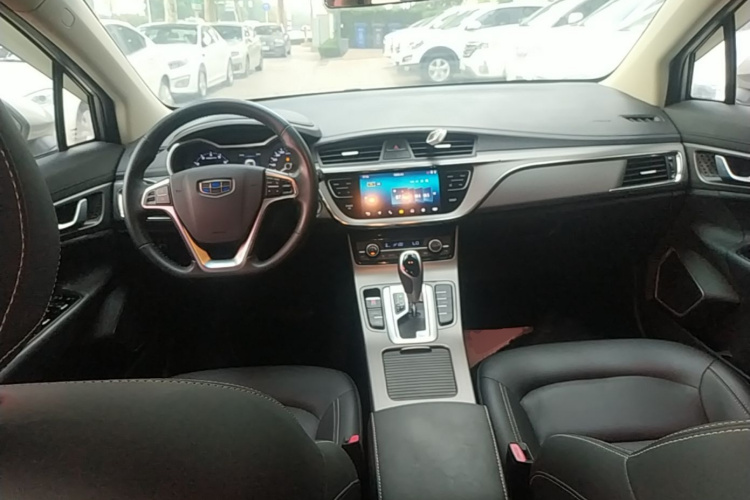 GEELY Emgrand GS 2018 изображение автомобиля #10