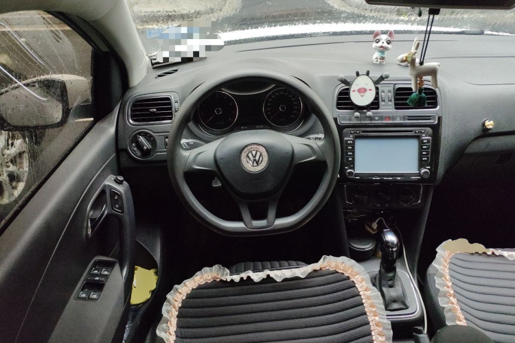 Volkswagen Polo 2015 #11 Volkswagen Polo 2015 car image #11