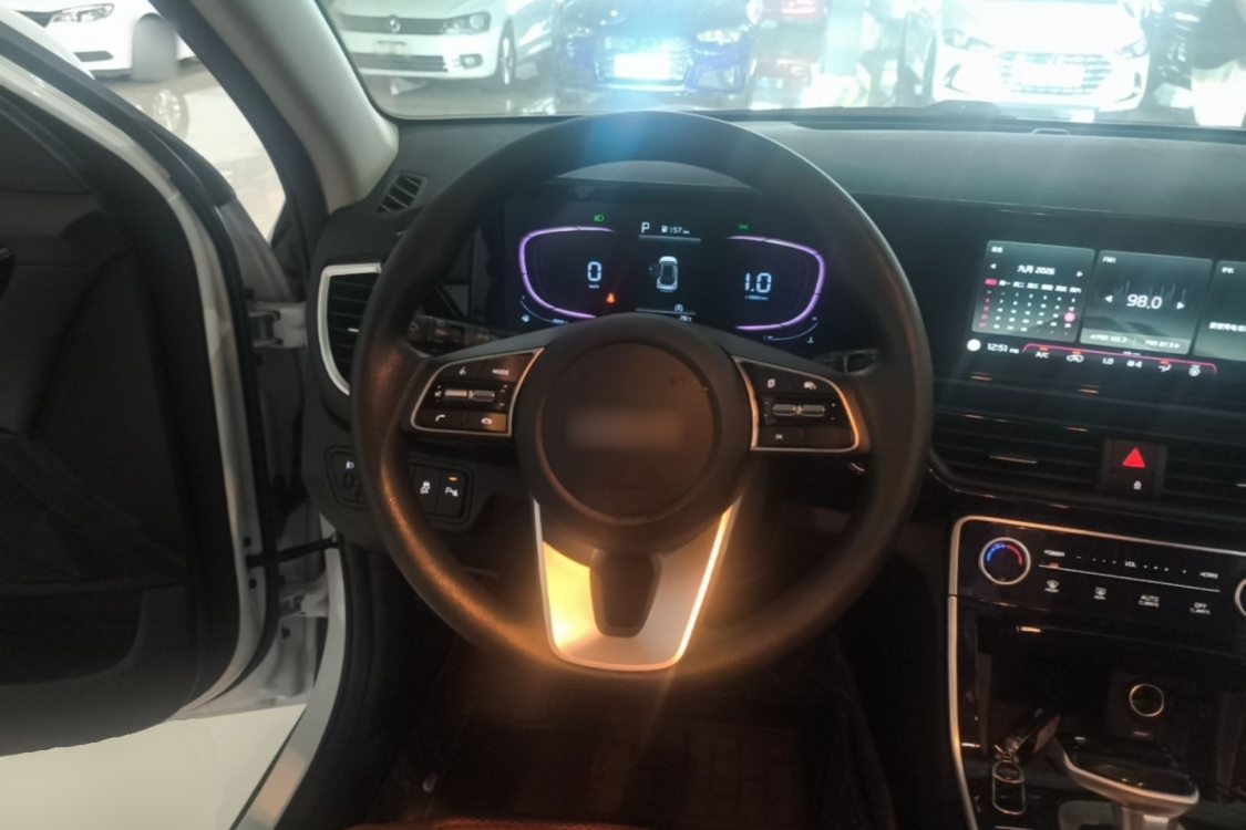 Kia Seltos 2025 car image #16