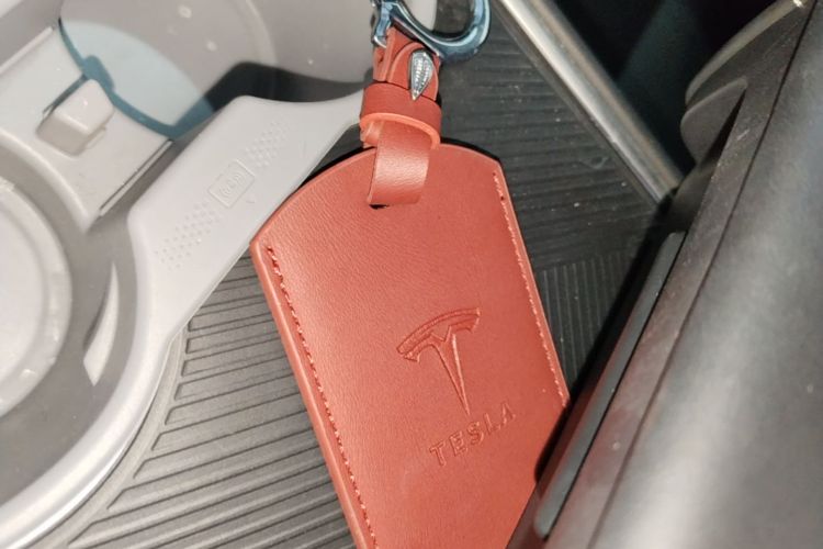 Tesla Model Y 2024 #14 Tesla Model Y 2024 car image #14