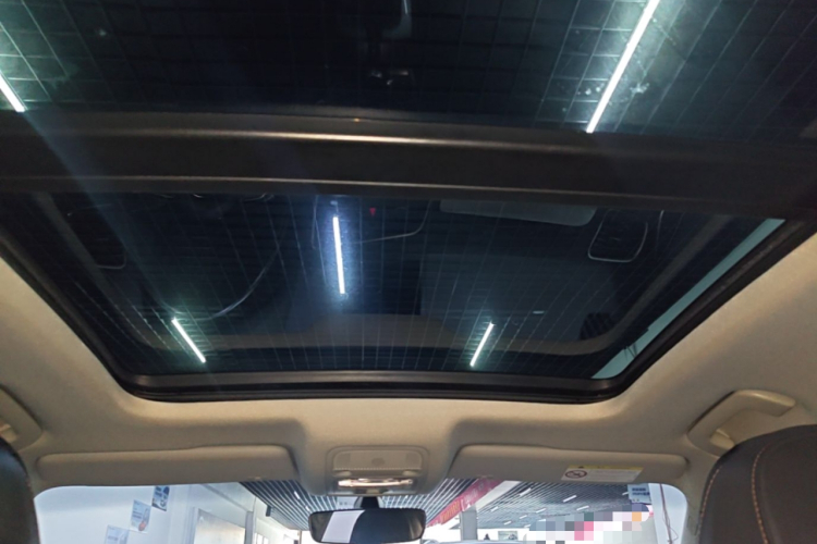 Audi Q3 2018 car image #20
