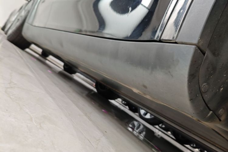 Tesla Model Y 2023 car image #26