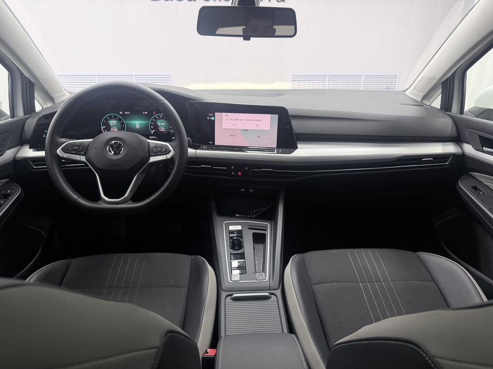 Volkswagen Golf 2022 car image #8