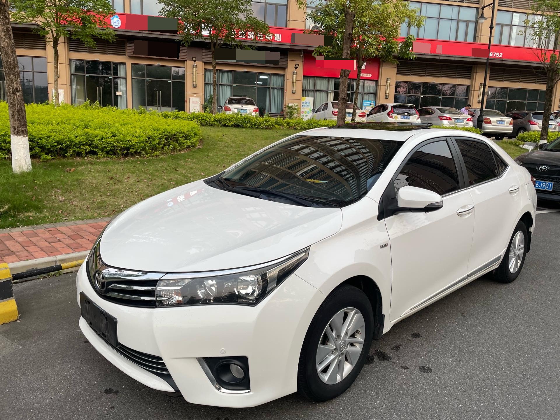 Toyota Corolla 2015 Toyota Corolla 2015 car image