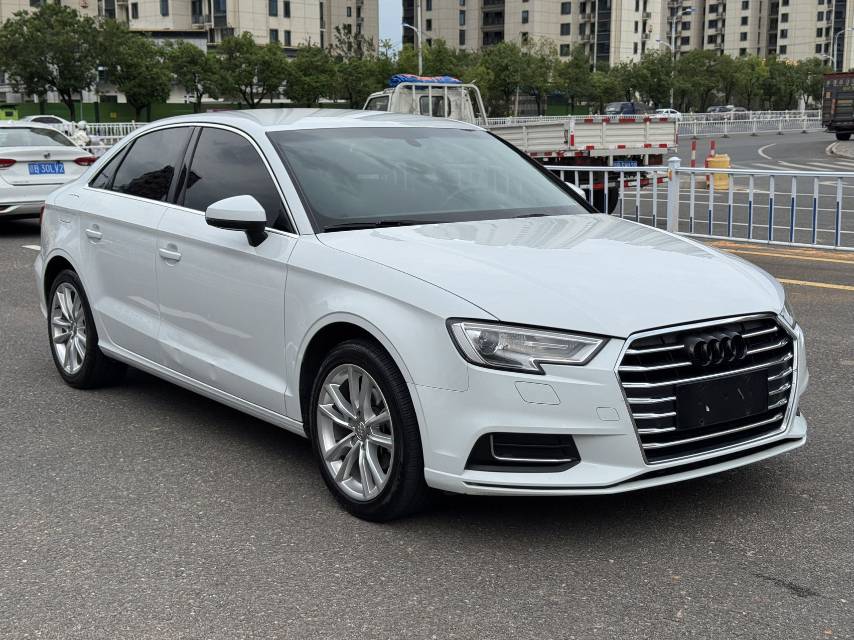 Audi A3 2019 car image #3