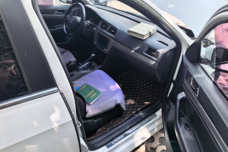 Volkswagen Lavida 2018 car image #23