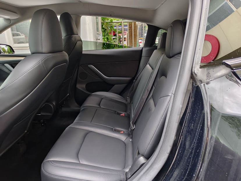 Tesla Model Y 2023 car image #4