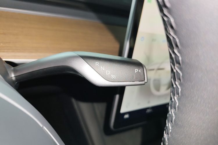 Tesla Model Y 2022 #14 Tesla Model Y 2022 car image #14