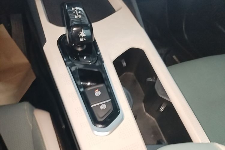 GEELY Emgrand L HiP 2022 car image #14