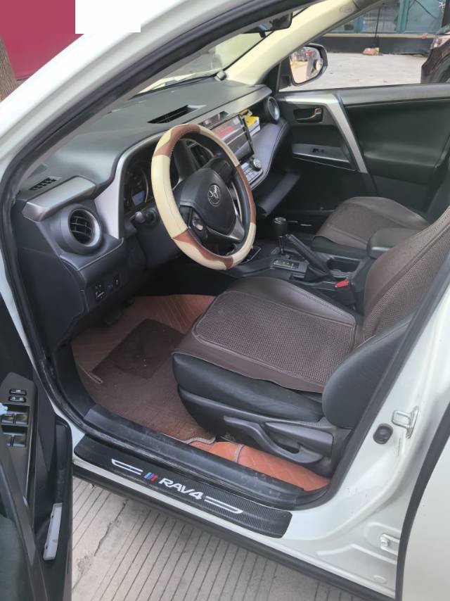 Toyota RAV4 2019 immagine di auto #7