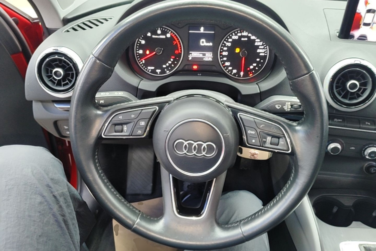 Audi A3 2019 immagine di auto #11