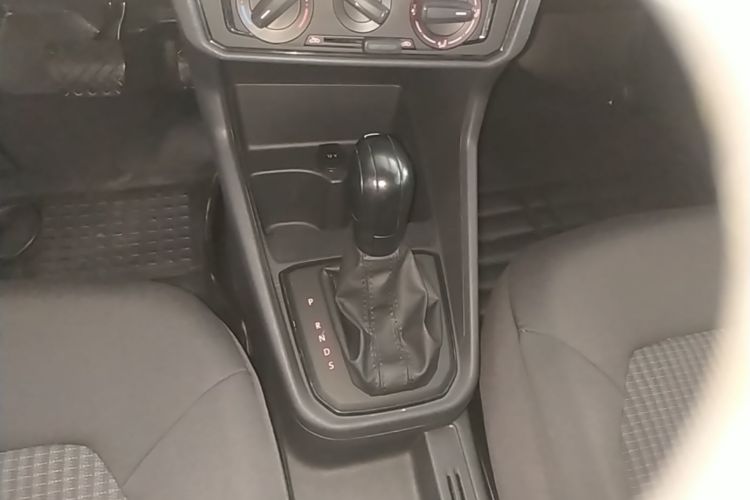 Volkswagen Santana 2017 car image #14