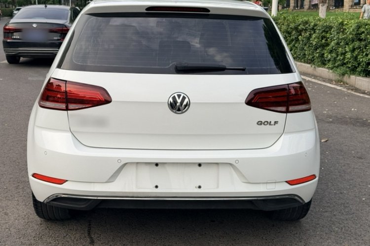 Volkswagen Golf 2020 car image #7