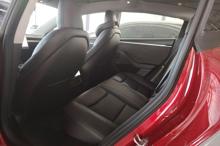 Tesla Model 3 2024 صورة سيارة #17