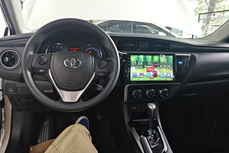 Toyota Corolla 2018 #10 Toyota Corolla 2018 car image #10