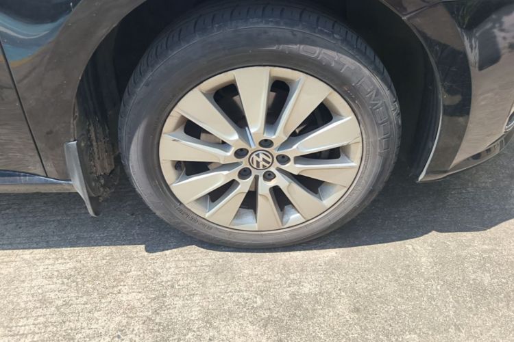 Volkswagen Lavida 2015 car image #9