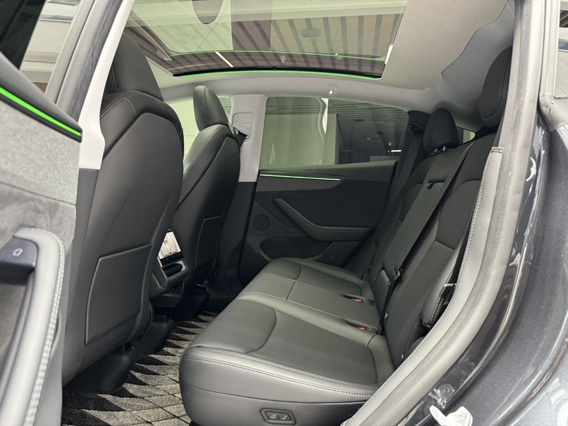Tesla Model Y 2025 car image #13