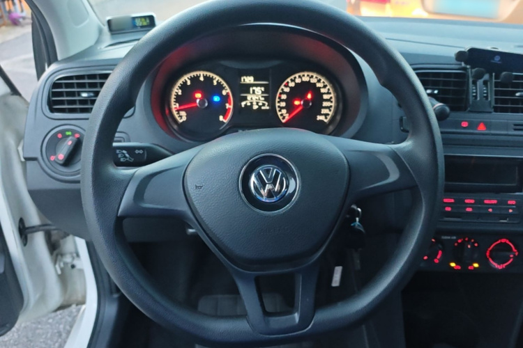 Volkswagen Polo 2016 #11 Volkswagen Polo 2016 car image #11