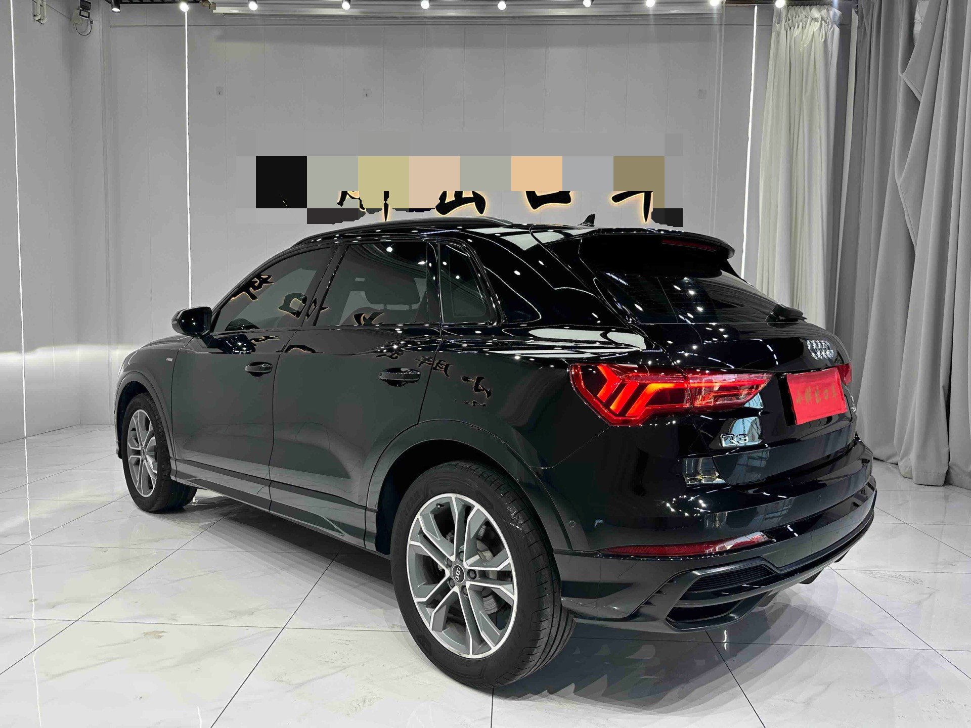 Audi Q3 2023 car image #6