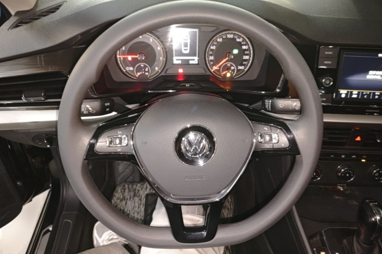 Volkswagen Lavida 2019 #15 Volkswagen Lavida 2019 car image #15