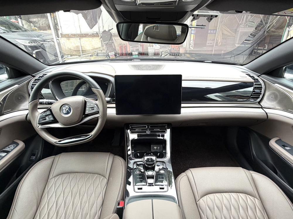 BYD Han 2023 car image #8