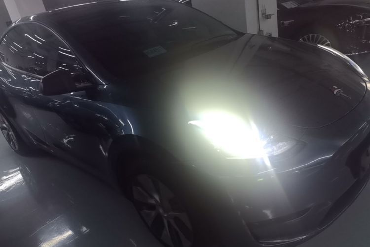 Tesla Model Y 2022 #4 Tesla Model Y 2022 car image #4