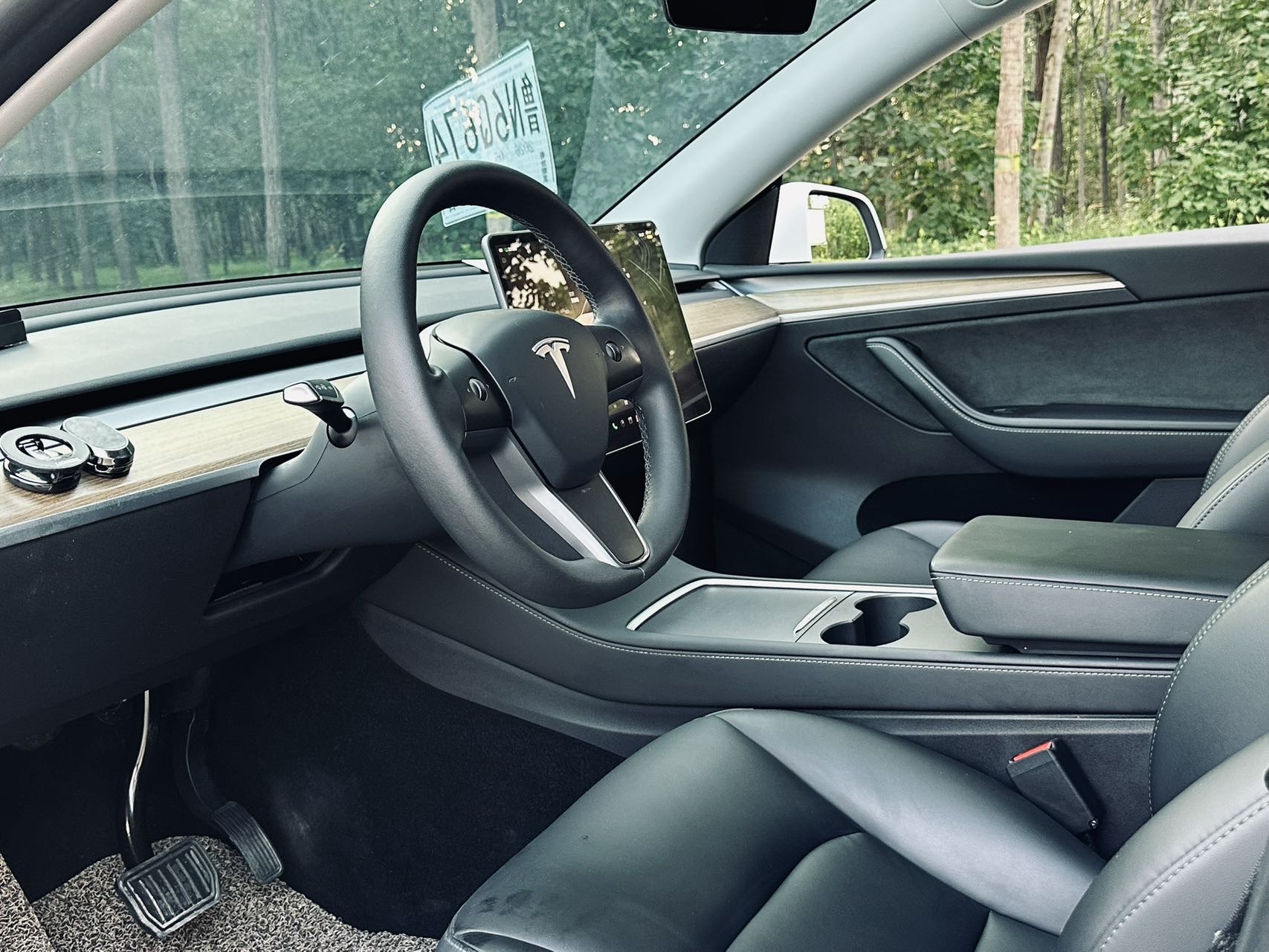 Tesla Model Y 2023 car image #7