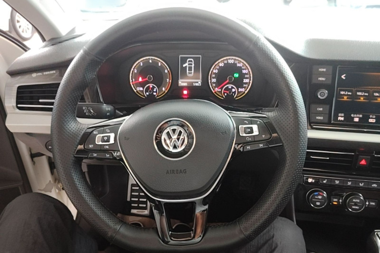 Volkswagen Lavida 2019 car image #11