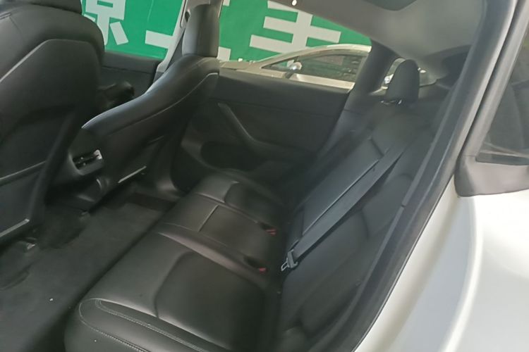 Tesla Model Y 2022 car image #13
