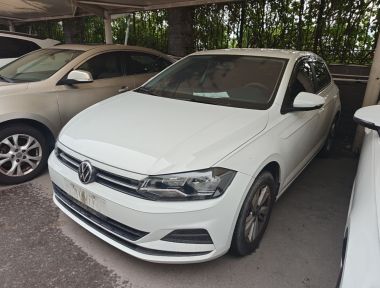 Volkswagen Polo 2024 immagine di auto 